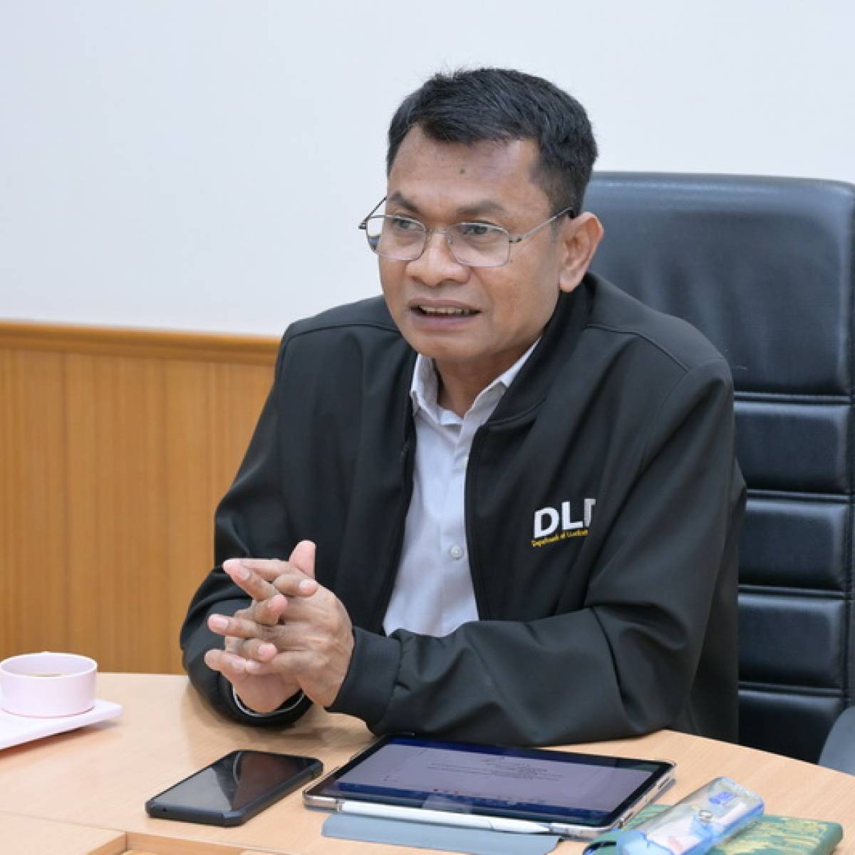 รองอธิบดีกรมปศุสัตว์ เป็นประธานการประชุมชี้แจงคณะทำงานตรวจสอบปริมาณน้ำนมโคและประชากรโคนม