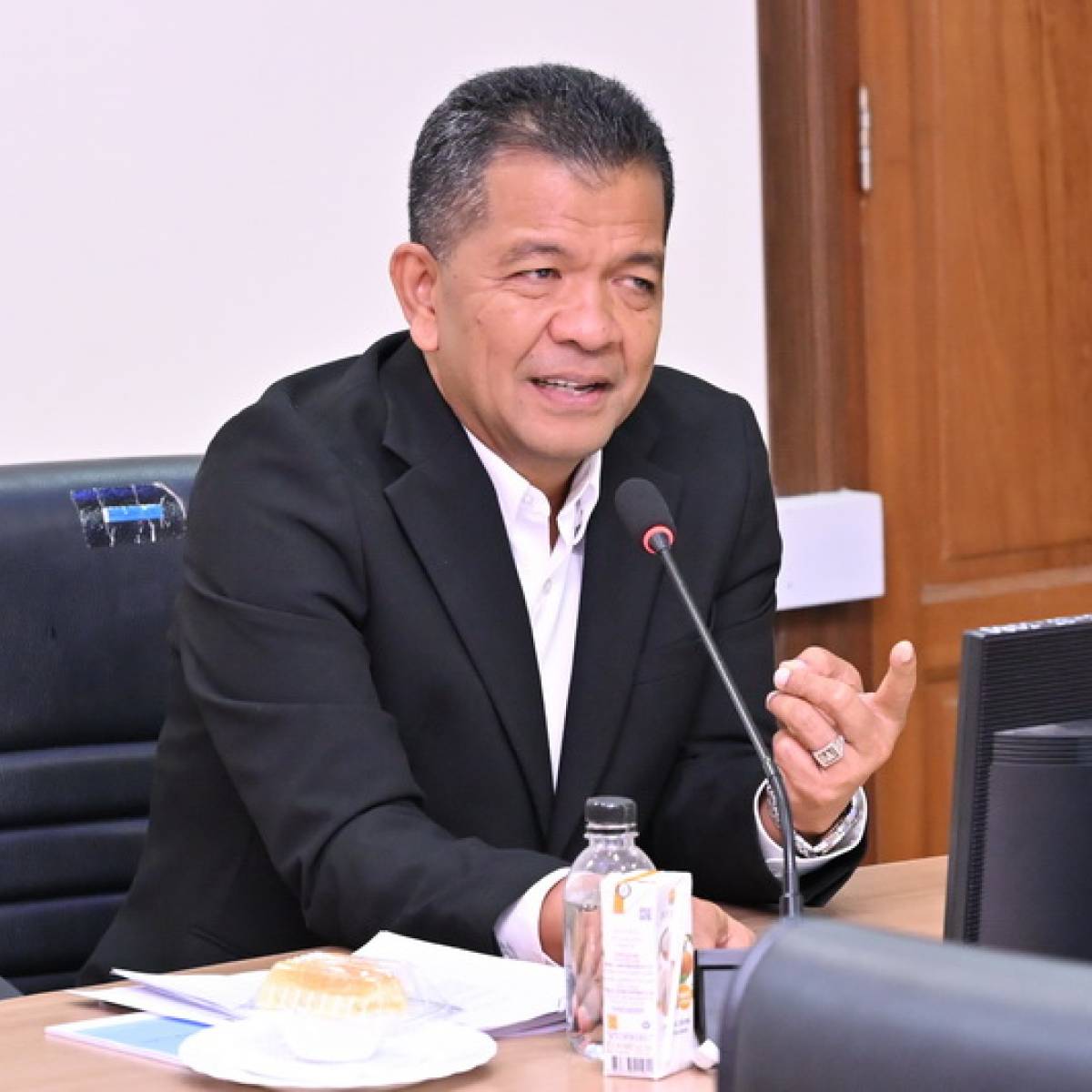 รอธ.รักไทย เป็นประธานการประชุมคณะกรรมการผู้เชี่ยวชาญด้านความปลอดภัยอาหารและประเมินความเสี่ยงสินค้าปศุสัตว์ (คณะกรรมการ IRA) ครั้งที่ 1/2569
